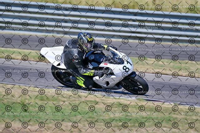 26bt04-0088 | markuskiefer.com - Realisiert mit Pictrs.com