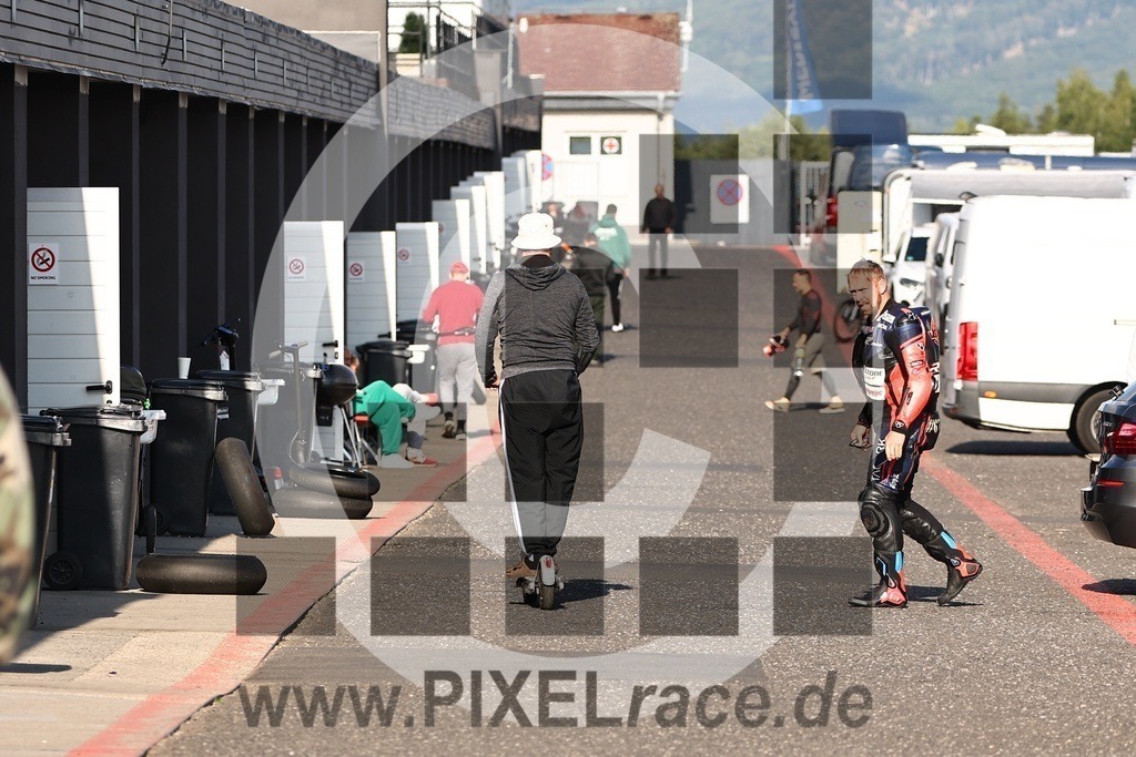 social-20250823_05058 | Schöne Erinnerungen an spannende Momente - das festzuhalten ist unser Job. PIXELrace.de ist seit 2003 auf den Rennstrecken Europas unterwegs um die Action draußen beim Fahren und die wunderbare Stimmung imm Fahrerlager für euch einzufangen.