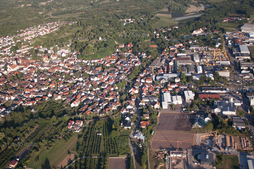 Luftbild: Schwarzwaldstr in Renchen im Bundesland Baden-Württemberg in Deutschland. Foto: IMG_59244.jpg vom 15.08.2013 durch Werner Riehm/FLY-FOTO.de