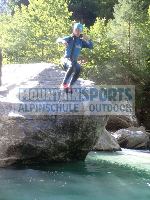 P9230050 | Bestelle die Bilder deines Berg- oder Wasser-Abenteuers mit Mountain Sports bequem von zu Hause aus direkt über unseren Online Fotoshop von pictrs.com. - Realisiert mit Pictrs.com