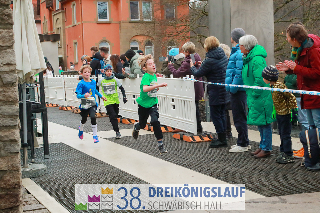 400m AOK Junior Cup | 3 Koenigslauf 2024 400m AOK Junior Cup - Realisiert mit Pictrs.com