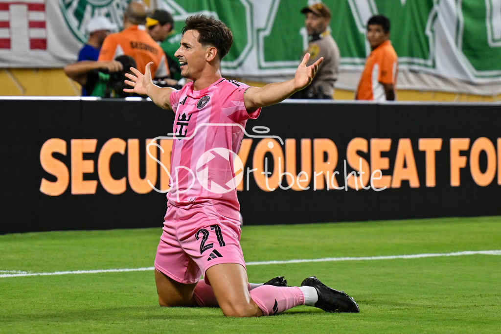Inter Miami CF - Palmeiras Sao Paulo | Jubel nach dem Treffer zum 1-0 durch Tadeo ALLENDE (Inter Miami 21) / Tor / Torschuetze / Freude / Happy / FIFA Club World Cup: Inter Miami CF - Palmeiras Sao Paulo, Hard Rock Stadium am 23.06.2025 / NOT FOR SALE IN USA