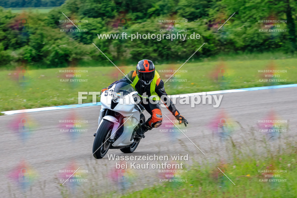 MotoTeam-3172 | Hier findet Ihr Bilder von Touristenfahrten auf der Nürburgring Nordschleife oder von anderen Veranstaltungen die ich besucht habe. Viel Spass beim Durch Schauen 
