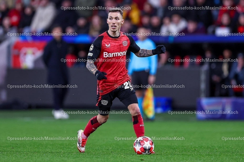 UCL29012502280 | 29.01.2025, Fußball, Bayer 04 Leverkusen - AC Sparta Prag, UEFA Champions League, 8. Spieltag, BayArena, Saison 2024 2025: Alejandro Grimaldo (Bayer04 Leverkusen #20)