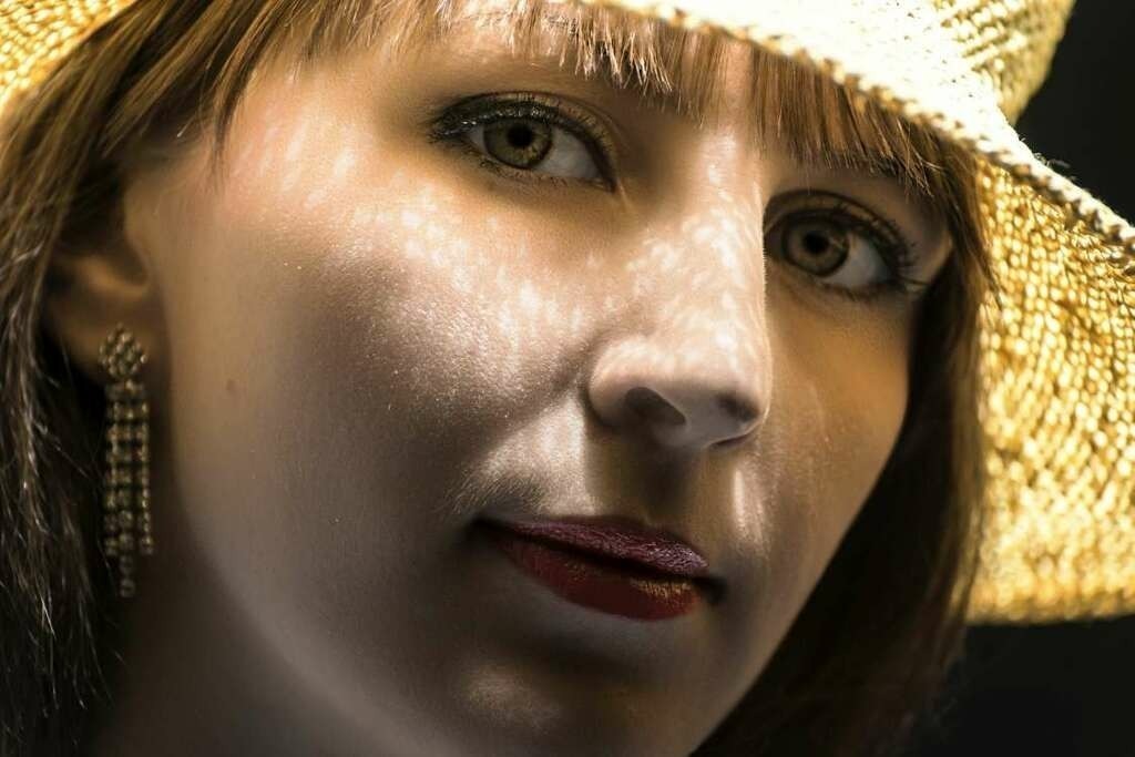 Portrait0350 | DieAugenweide Galerie, Bilder von Fotograf Ralf-Udo Thiele. Auswählen und bestellen auf verschiedenen Materialien und Größen. - Realisiert mit Pictrs.com