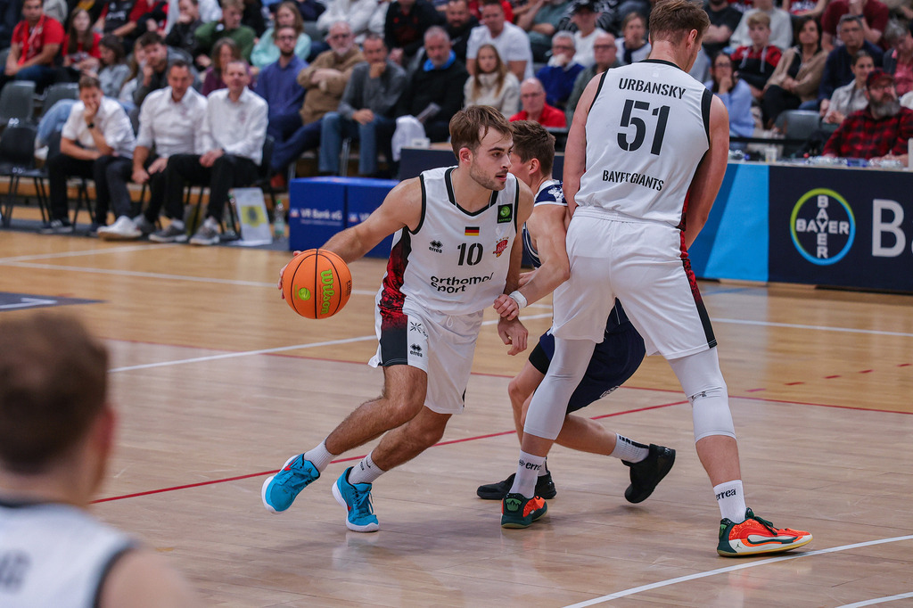 BAYER GIANTS vs VfL Sparkassenstars Bochum-124 | Fotos von Basketballspielen aus dem Raum NRW fotografiert von Gero Mueller-Laschet und Daniel Schaefer - Realisiert mit Pictrs.com