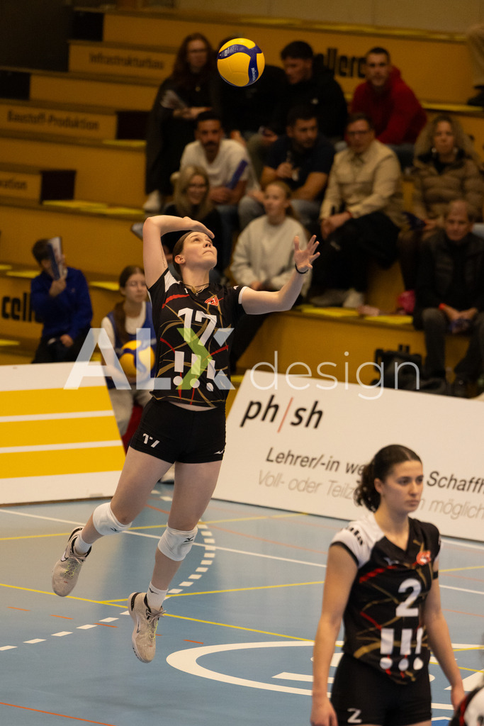 Volleyball I Frauen I Saison 2025-2026 I CEV Volleyball Challenge Cup 2026 | Women I 16th Finals I VC Kanti Schaffhausen - TJ Ostrava I 03.12.2025 | TJ Ostrava - 17 Adela Chládková (CZ) – Mittelblock - Realisiert mit Pictrs.com