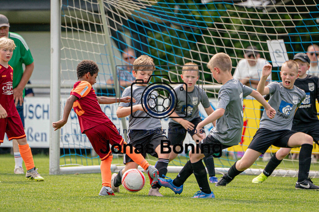 Fußball I E-Junioren I Saison 2025-2026 I OM-Cup Lüsche I Samstag  I 22718 | jns.sportfotos - Realisiert mit Pictrs.com