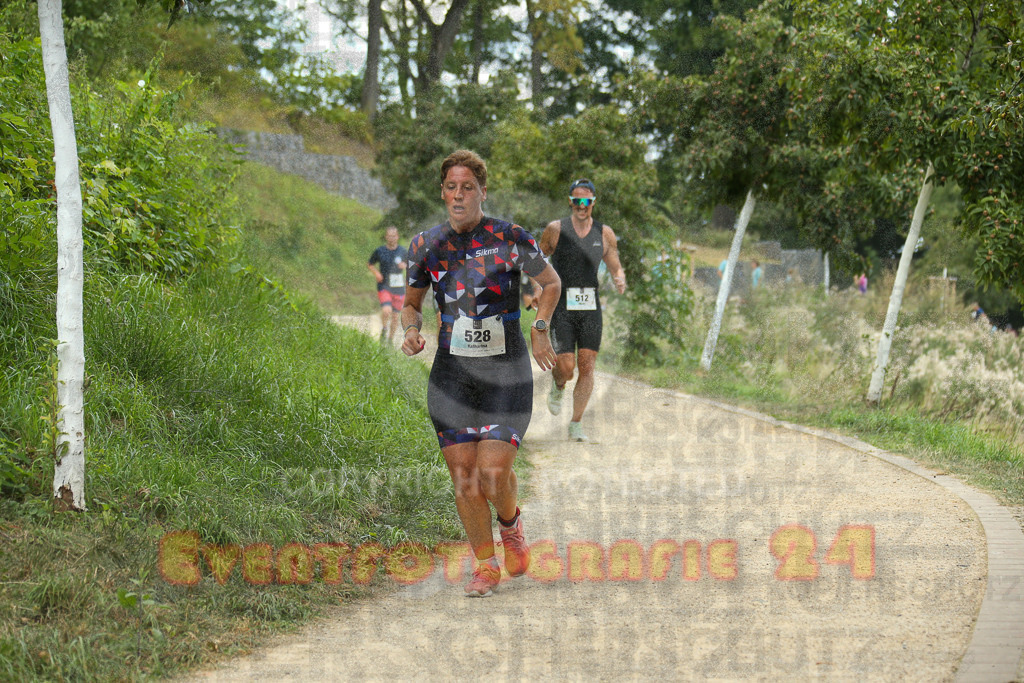 250824_1422_EX1_5997 | Sportfotografie im Rhein-Sieg Kreis, Köln, Bonn, NRW, Rheinland Pfalz, Hessen, etc. Unser Tätigkeitsfeld umfasst den Laufsport vom Volkslauf über den Marathon, Duathlon, Triathon bis zum Ultralauf wie Kölnpfad Ultra oder Schindertrail.