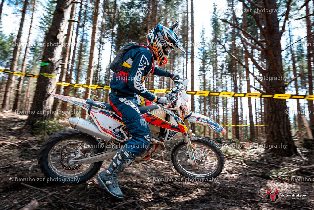 fuernholzer_250501-C1-823 | Fotografische Impressionen von der Red Stag Enduro Extreme by fuernholzer-photography.com. Endurosport in Österreich fotografisch festgehalten von fuernholzer. Auftragsfotografie für Private, Gewerbefotos und Industriefotografie. Eventfotografie, Sportfotografie und Motorsportfotografie. Anbieter von Fotoworkshops, Fototraining, fotografischen Vorträgen und Fotoseminaren.