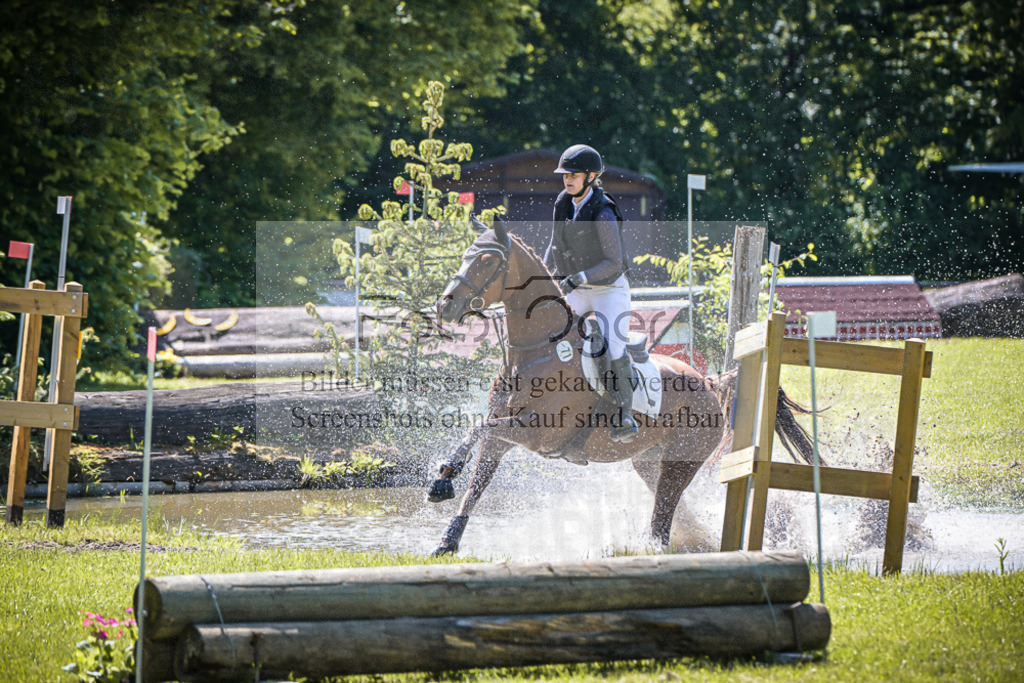DOS_4314 | Entdecke hochwertige Reitturnierfotos von Foto Oger. Professionell, emotional und authentisch – jetzt Lieblingsmomente im Shop bestellen.Deutschlandweite Turnierfotografie. - Realisiert mit Pictrs.com
