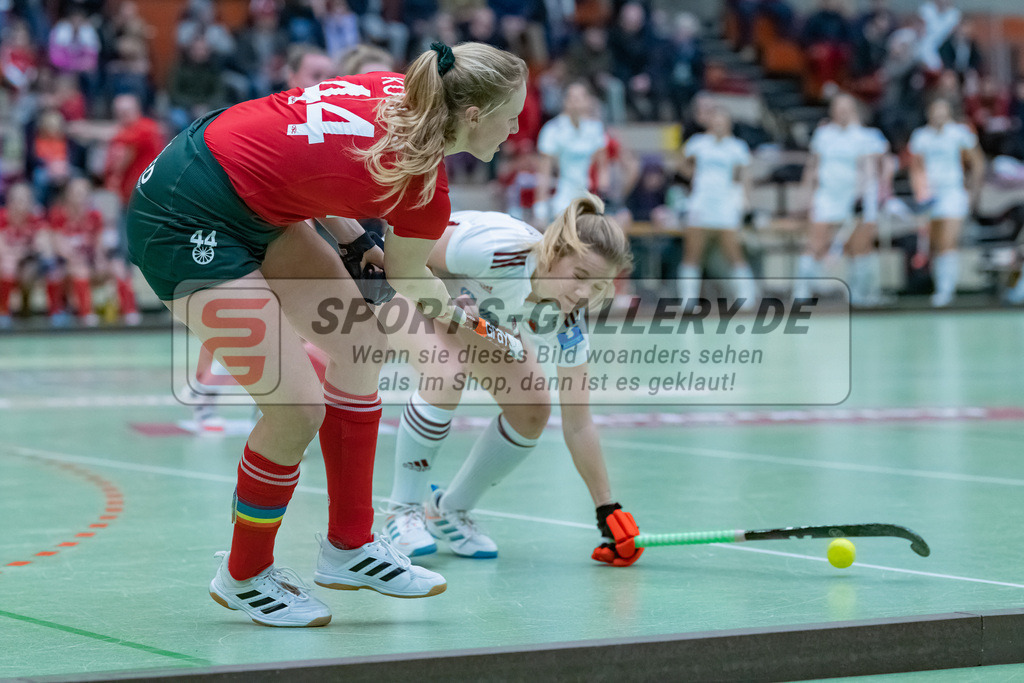 HK_20230122_103077 | 1. Bundesliga ( Halle ) Damen Crefelder HTC - Rot-Weiss Köln am 22.1.2023 Crefelder HTC  ( CHTC ) Halle Glockenspitz , Krefeld , Küskes Anna ( Crefelder HTC #44 )