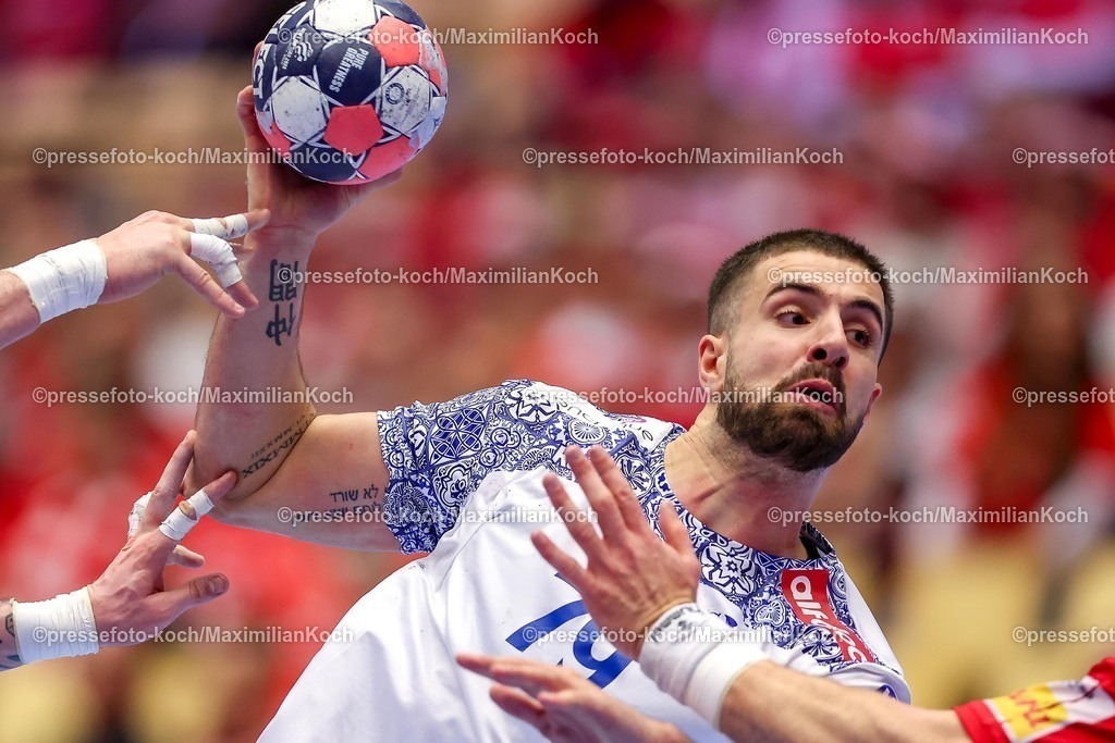 EHF18012601132 | 18.01.2026, Handball, Men's EHF EURO 2026, Portugal - Nordmazedonien, Jyske Bank Boxen in Herning, Dänemark, Preliminary Round:  David Savrevski (North Macedonia #79) 