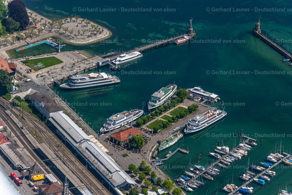 4027086 | KONSTANZ 17.05.2020 Schiffs- Anlegestellen am Hafenbecken des Binnenhafen für Passagierschiffe und Fährschiffe sowie Segel- und Sportboote in Konstanz im Bundesland Baden-Württemberg, Deutschland. // Ship moorings at the harbor basin of the inland port for passenger ships and ferries sowie Segel- and Sportboote in Konstanz in the state Baden-Wuerttemberg, Germany. Foto: Gerhard Launer