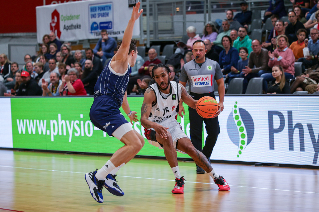 BAYER GIANTS vs VfL Sparkassenstars Bochum-91 | Fotos von Basketballspielen aus dem Raum NRW fotografiert von Gero Mueller-Laschet und Daniel Schaefer - Realisiert mit Pictrs.com