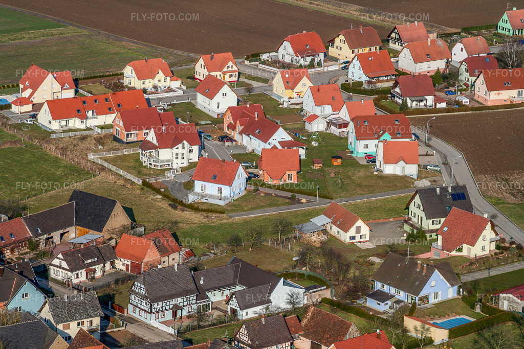 Aerial view: New development area Rue de Villars in Salmbach in the state Bas-Rhin, France. – Photo: IMG_1185.jpg taken on 03/12/2006 by Werner Riehm/FLY-FOTO.com – Resolution of the original: 3456 x 2304 px