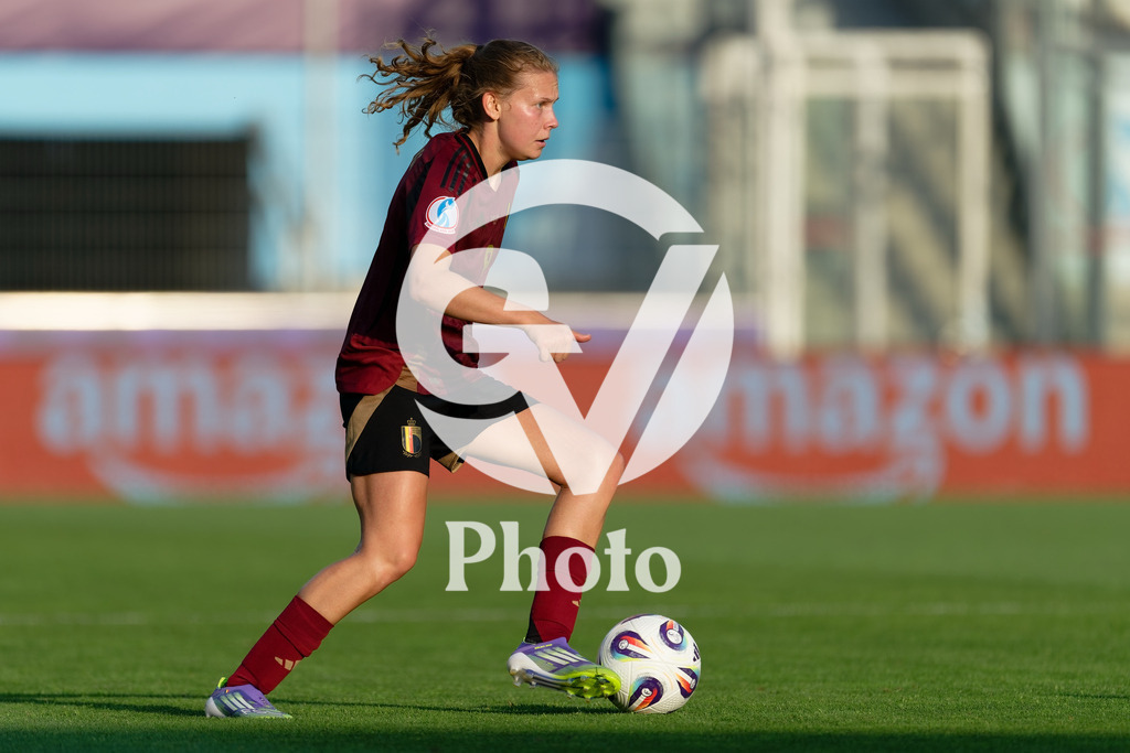 Belgium v Italy - UEFA Women's EURO 2025 Group B | SION, SWITZERLAND - JULY 3: Jarne Teulings of Belgium controls the ball  during the UEFA Womens EURO 2025 Group B match between Belgium and Italy at Stade de Tourbillon on July 3, 2025 in Sion, Switzerland. (Photo by Giuseppe Velletri/Sports Press Photo/Getty Images)