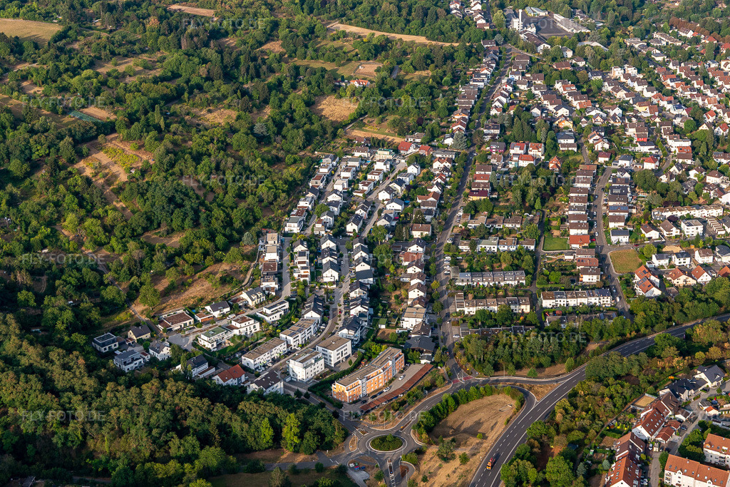Luftbild: Weiherbergstr in Bruchsal im Bundesland Baden-Württemberg in Deutschland. Foto: IMG_134154.jpg vom 26.08.2022 durch Werner Riehm/FLY-FOTO.de