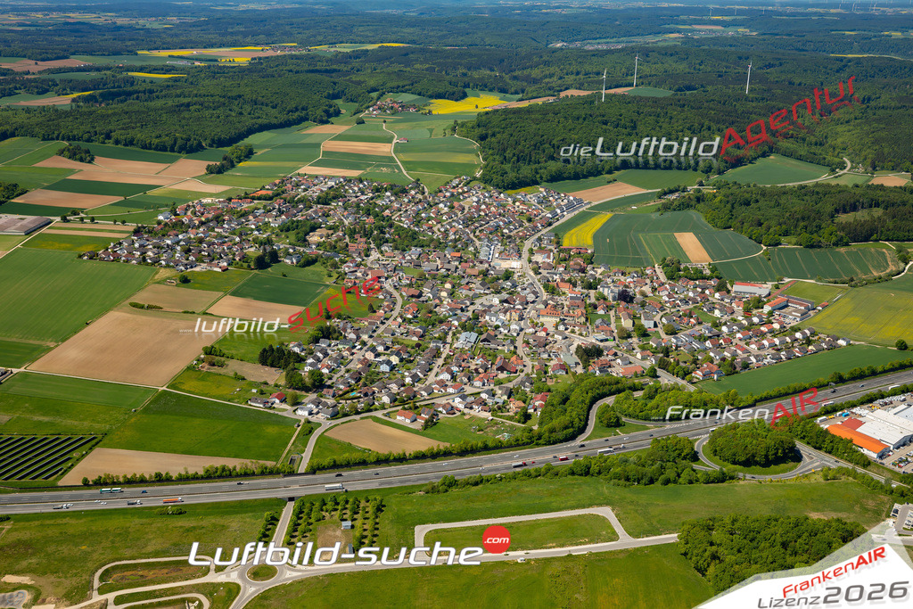Luftaufnahme der Stadt Denkendorf - Die Luftaufnahme wurde 2025 vom UL-Flugzeug heraus erstellt ( keine Drohne ) - Hochauflösende Luftaufnahme - für professionelle Ausdrucke geeignet. Die Geschenkidee !Mit Lizenz und Bildrechte bestellbar