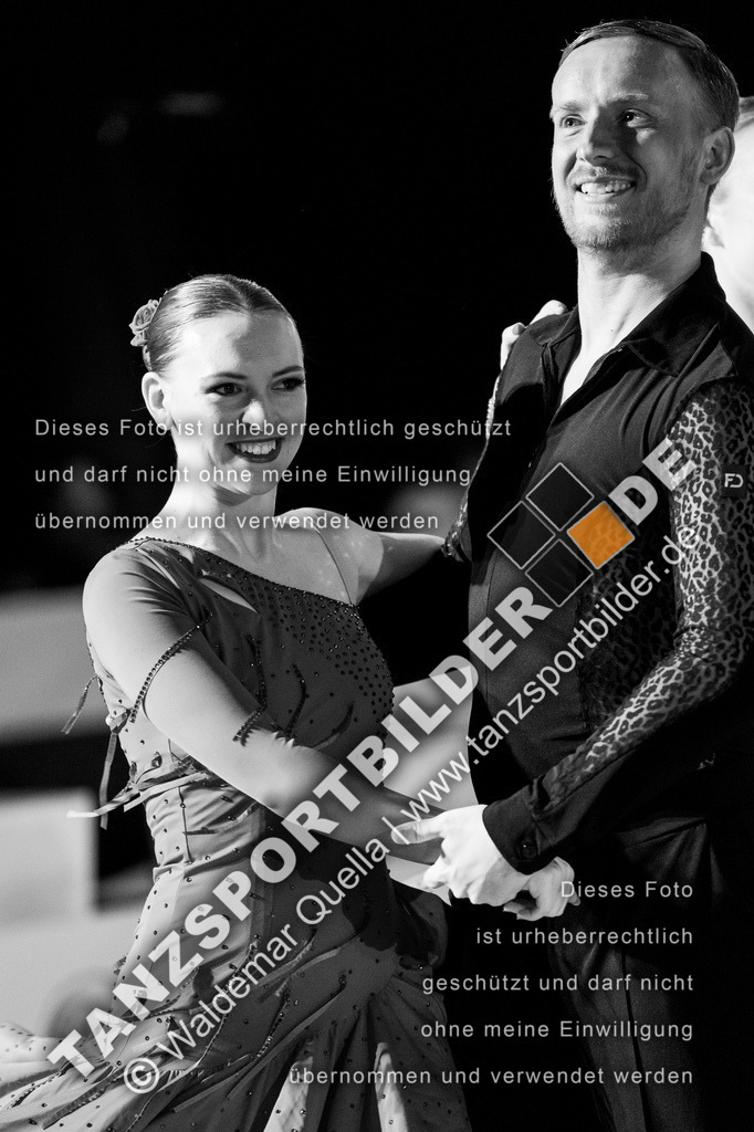 20250503-00989 | Hier finden Sie Tanz Bilder vom Latein und Standard Formationen tanzen. Sportbilder vom Tanzsport. Schöne Fotos und von Weltmeisterschaft, Europameisterschaft, Bundesliga, Regionalliga, Oberliga und Landesliga sowie von GOC Stuttgart, DanceComp, WM Bremen