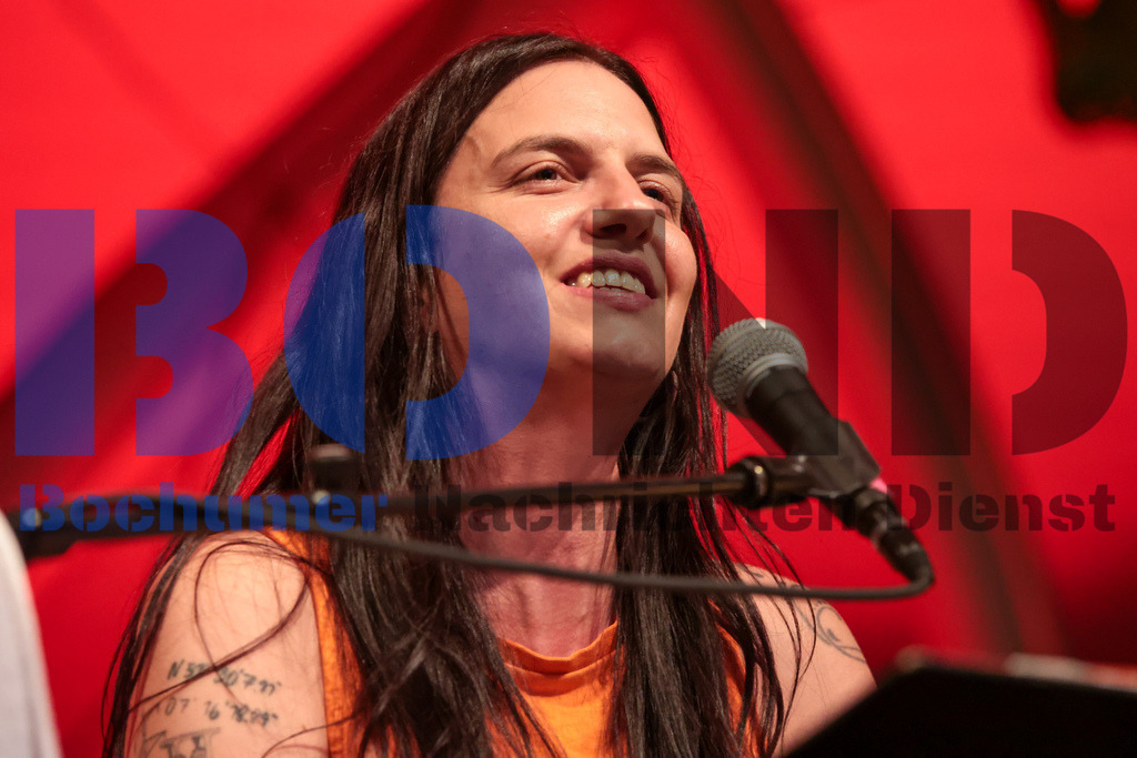 SES_BTFEUE20250704-18 | bond - Realisiert mit Pictrs.com