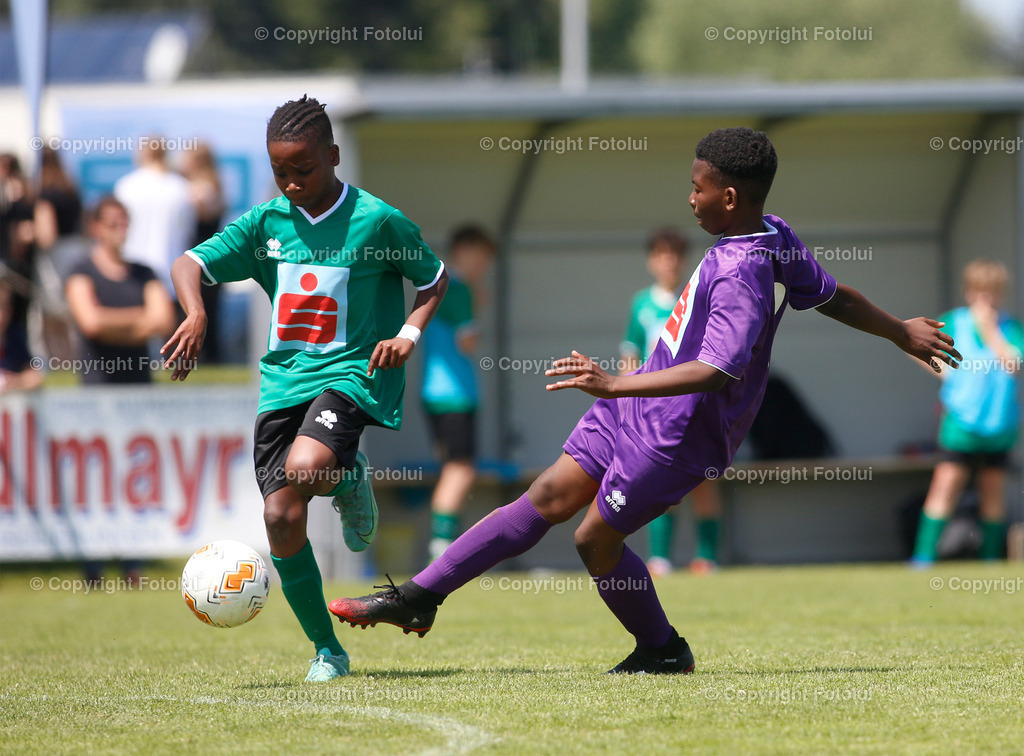 A_LUI_010622_02 | SPORT,FUSSBALL,SPARKASSE SCHUELERLIGA LANDESFINALE 2022 PETTENBACH 01.06.2022 IM BILD: (LINZ VIOLETT) UND (RIED GRUEN) FOTO.FOTOLUI