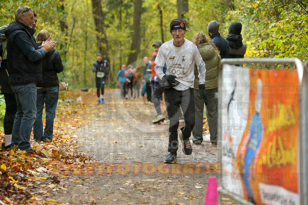 251026_1340_EX1_3840 | Sportfotografie im Rhein-Sieg Kreis, Köln, Bonn, NRW, Rheinland Pfalz, Hessen, etc. Unser Tätigkeitsfeld umfasst den Laufsport vom Volkslauf über den Marathon, Duathlon, Triathon bis zum Ultralauf wie Kölnpfad Ultra oder Schindertrail.
