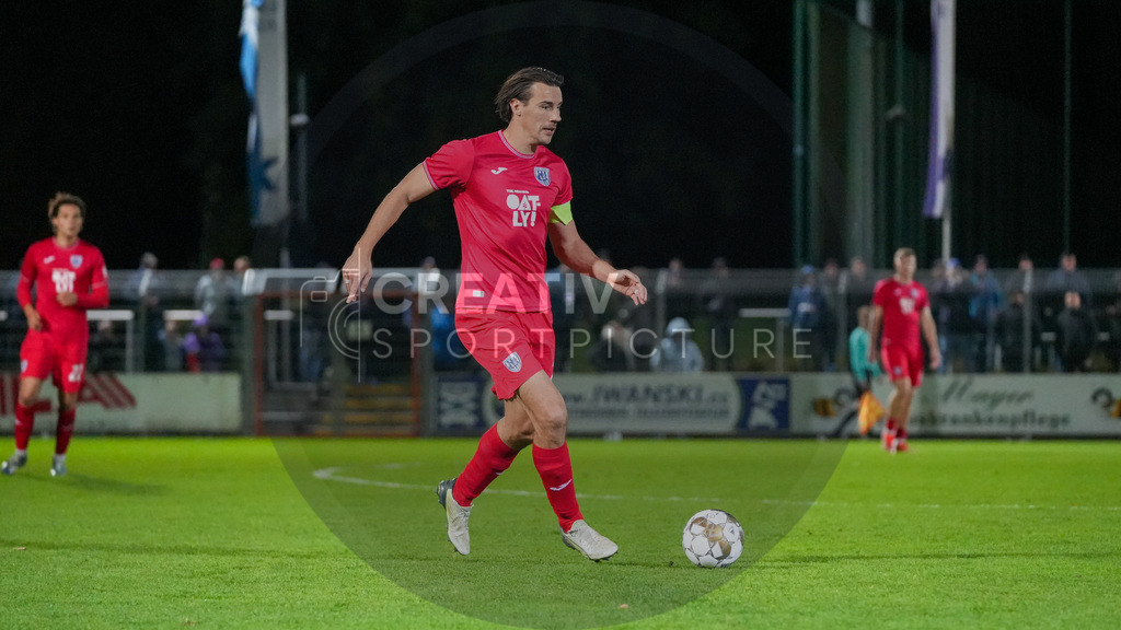 Fußball, Herren, Saison 2025/2026, Regionalliga Nordost, 13. Spieltag, FSV 63 Luckenwalde vs. SV Babelsberg 03, Freitag 24.10.2025, Werner-Seelenbinder-Stadion Luckenwalde, | Fußball, Herren, Saison 2025/2026, Regionalliga Nordost, 13. Spieltag, FSV 63 Luckenwalde vs. SV Babelsberg 03, Freitag 24.10.2025, Werner-Seelenbinder-Stadion Luckenwalde, Im Bild: Philipp Zeiger (Babelsberg) - Realisiert mit Pictrs.com