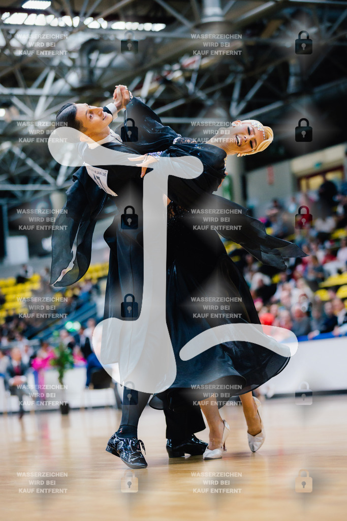Hessen Tanzt WDSF International Open Standard 15th (17) Yevhenii Boichenko _ Mariia Vlasenko (TSC Excelsior Dresden)-2025-05-17-8990 | Webshop for digital downloads and prints of dance sport, event & show photographer Julian Link - Realisiert mit Pictrs.com
