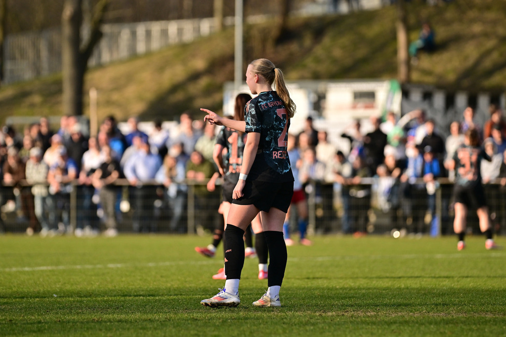 Fußball I Frauen I Saison 2024-2025 I 2. Bundesliga I 17. Spieltag I Hamburger SV - FC Bayern München II | Der Sportfotograf. - Realisiert mit Pictrs.com