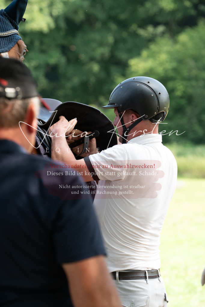 DSC_0660 | Pferde- und Turnierfotografie in Westsachsen. Pferdeportraits, Auftragszeichnungen und intuitive Kunst.