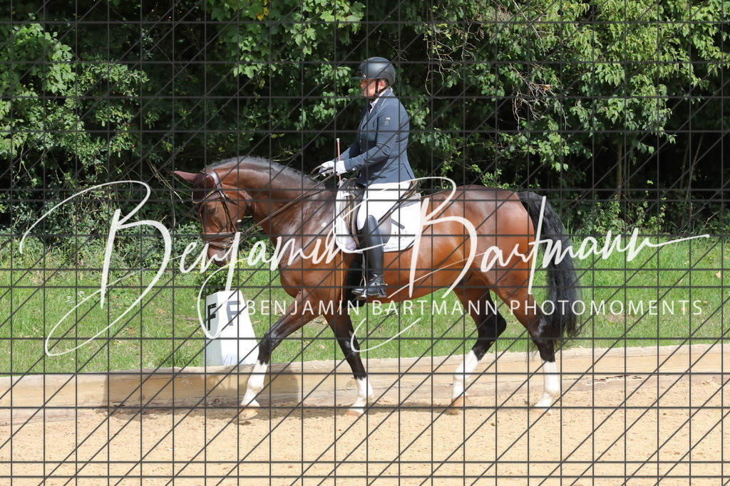 AZ2A2404 | Benjamin Bartmann Photomoments