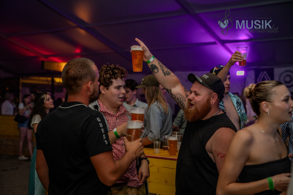 DSC_4024 | "Fussifoto.com – Ihr Ansprechpartner für hochwertige Fotografie! Entdecken Sie kreative Bilder und professionelle Dienstleistungen. Kontaktieren Sie uns für Ihre Projekte!"