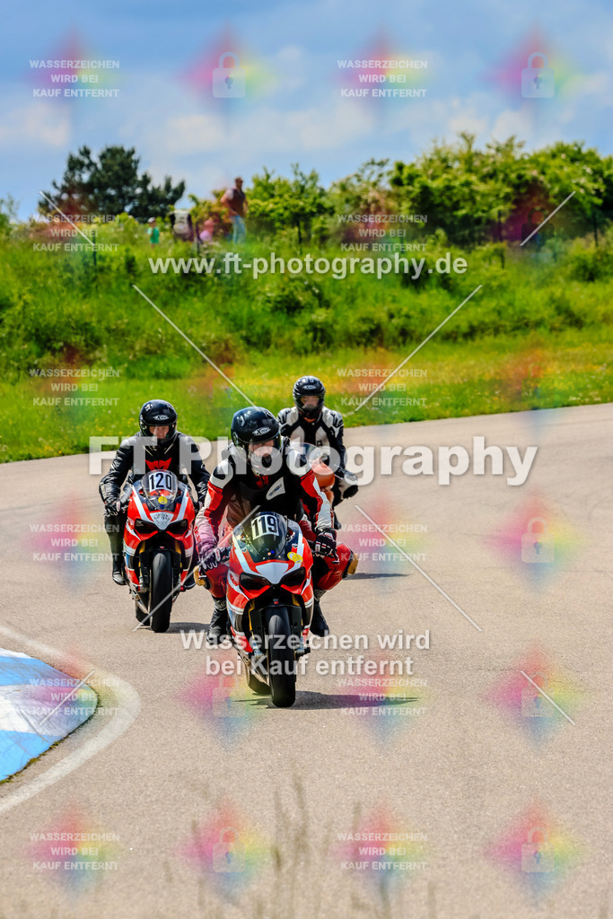 MotoTeam-0182 | Hier findet Ihr Bilder von Touristenfahrten auf der Nürburgring Nordschleife oder von anderen Veranstaltungen die ich besucht habe. Viel Spass beim Durch Schauen 