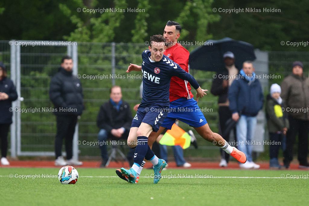 NH_NikolaTesla_FCEintrachtNorderstedt_LottoPokal_17042025 | #17 Berkant Aydin (Nikola Tesla), #10 Jonas Behounek (FC Eintracht Norderstedt)Fußball I Herren I Lotto Pokal I Saison 2024-2025 I Viertelfinale I Nikola Tesla - FC Eintracht Norderstedt I 17.04.2025 I Sportplatz Baurstraße