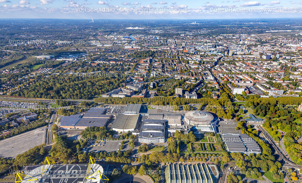 Dortmund241006009 | Luftbild, Westfalenhallem Veranstaltungsort, Blick zur City, Fernsicht und blauer Himmel mit Wolken, Westfalenhalle, Dortmund, Ruhrgebiet, Nordrhein-Westfalen, Deutschland