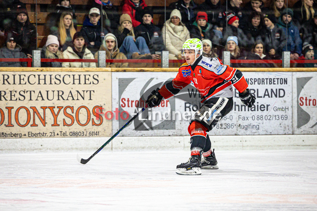 TSV Peißenberg MINERS gegen EHC Königsbrunn PINGUINE | Eishockey Bayernliga Herren Playoffs Viertelfinale 2024/25 - Spiel 4 von 7, TSV Peißenberg MINERS gegen EHC Königsbrunn PINGUINE, 20250216,Florian SEELMANN (MINERS 21) in Aktion, Freisteller,2025-02-16 in Peißenberg (Eisstadion Peißenberg)Florian SEELMANN (MINERS 21)Copyright: WolfgangxLindner foto-lindner.de
