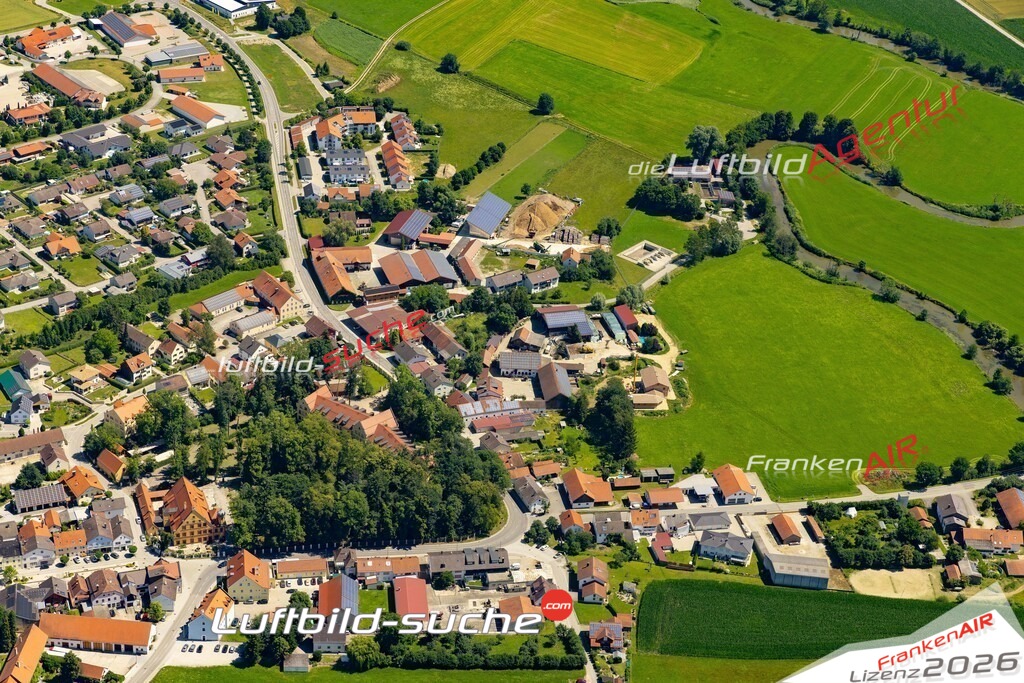 Das Luftbild der Stadt Gerzen wurde 2022 vom Flugzeug heraus erstellt (keine Drohnen-Aufnahmen) Aufnahmehöhe ca.450 Meter- hohe Bildauflösung und Druck-Qualität. Garantiert!