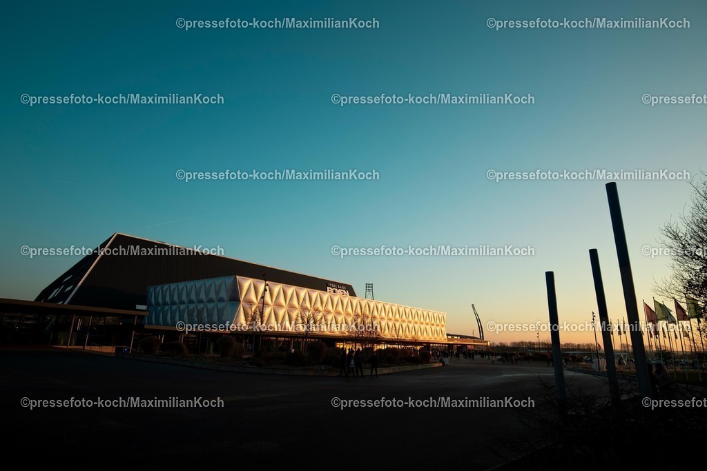 EHF19012603004 | 19.01.2026, Handball, Men's EHF EURO 2026, Deutschland - Spanien, Jyske Bank Boxen in Herning, Dänemark, Preliminary Round: Aussenansicht der Jyske Bank Boxen im Sonnenuntergang Abendlicht Abends Abendstimmung zur Blauen Stunde 