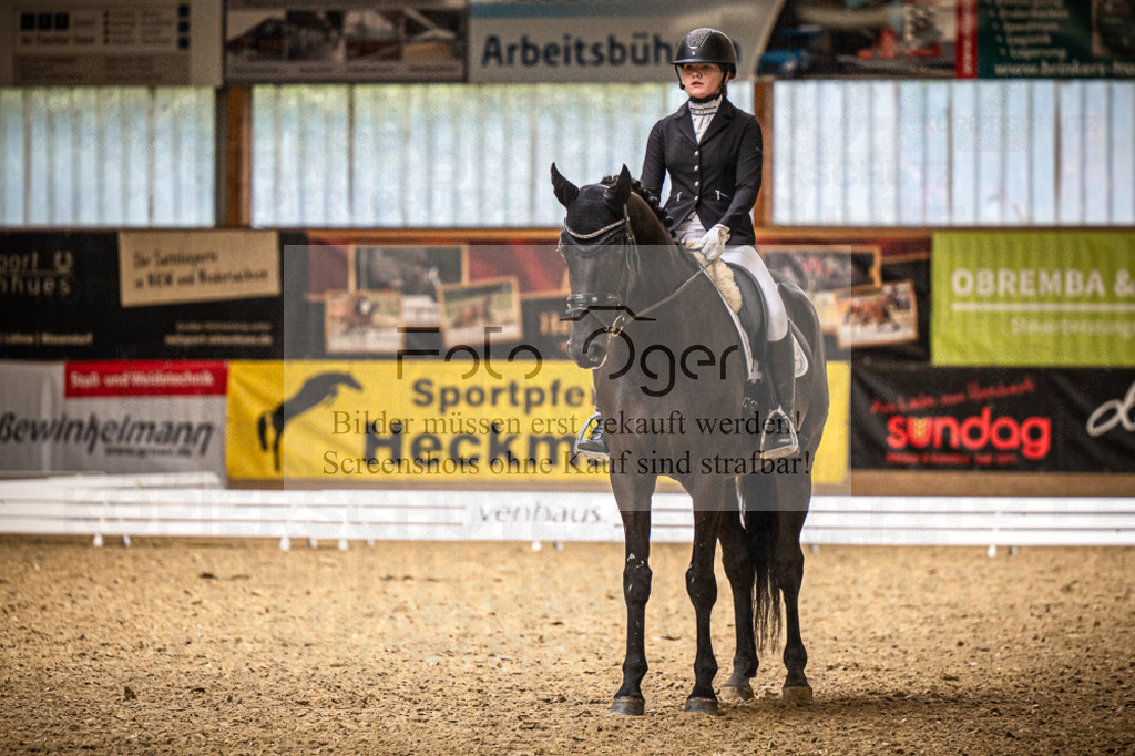 DOS_1538 | Entdecke hochwertige Reitturnierfotos von Foto Oger. Professionell, emotional und authentisch – jetzt Lieblingsmomente im Shop bestellen.Deutschlandweite Turnierfotografie. - Realisiert mit Pictrs.com