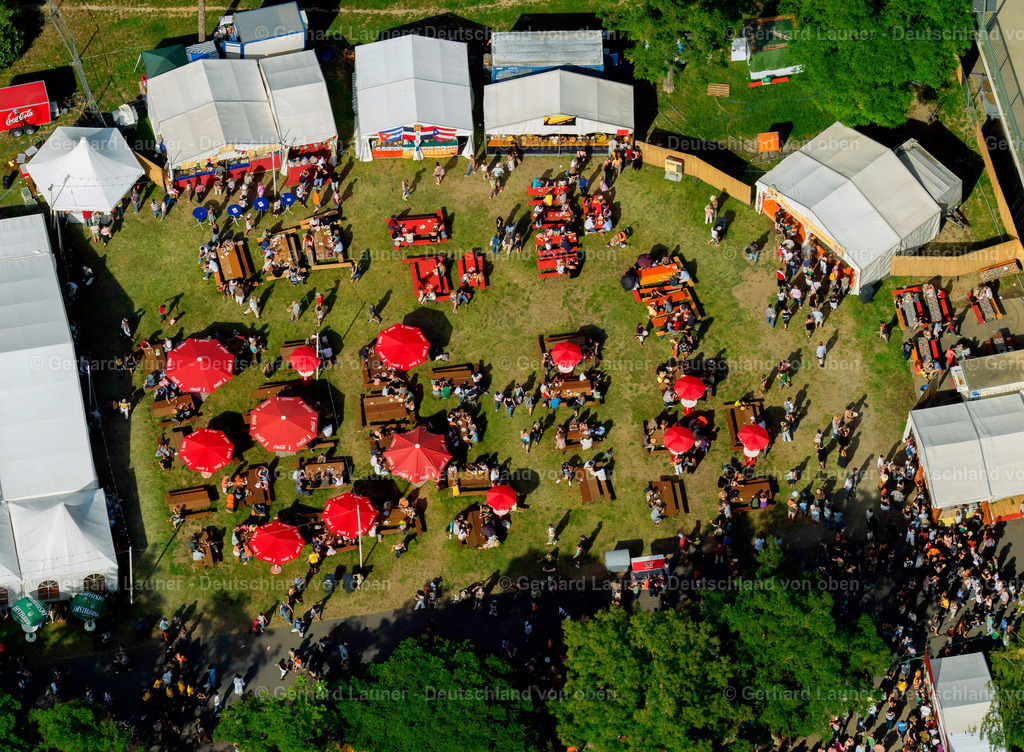 2755056 | Afrika Festival, Kulturelle Veranstaltung 2007 auf dem Mainufergelände zw. Friedensbrücke und Brücke der Deutschen Einheit