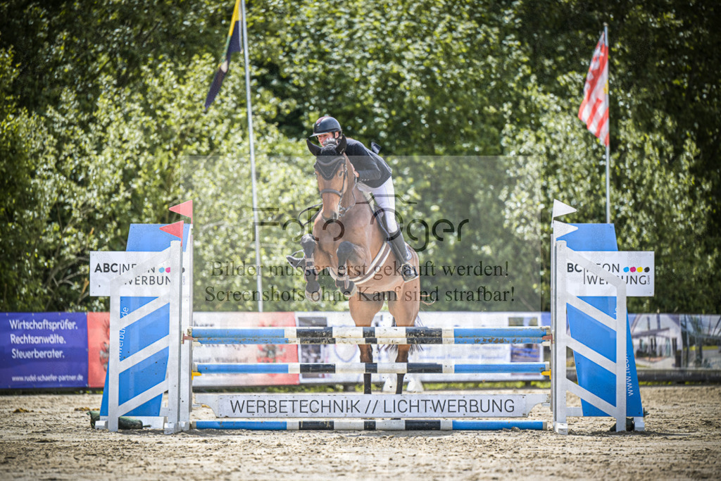 DOS_6805 | Entdecke hochwertige Reitturnierfotos von Foto Oger. Professionell, emotional und authentisch – jetzt Lieblingsmomente im Shop bestellen.Deutschlandweite Turnierfotografie. - Realisiert mit Pictrs.com