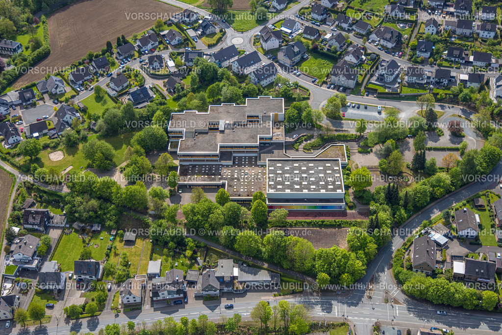 Bestwig240502974 | Luftbild, Realschule Bestwig, Ostwig, Bestwig, Sauerland, Nordrhein-Westfalen, Deutschland