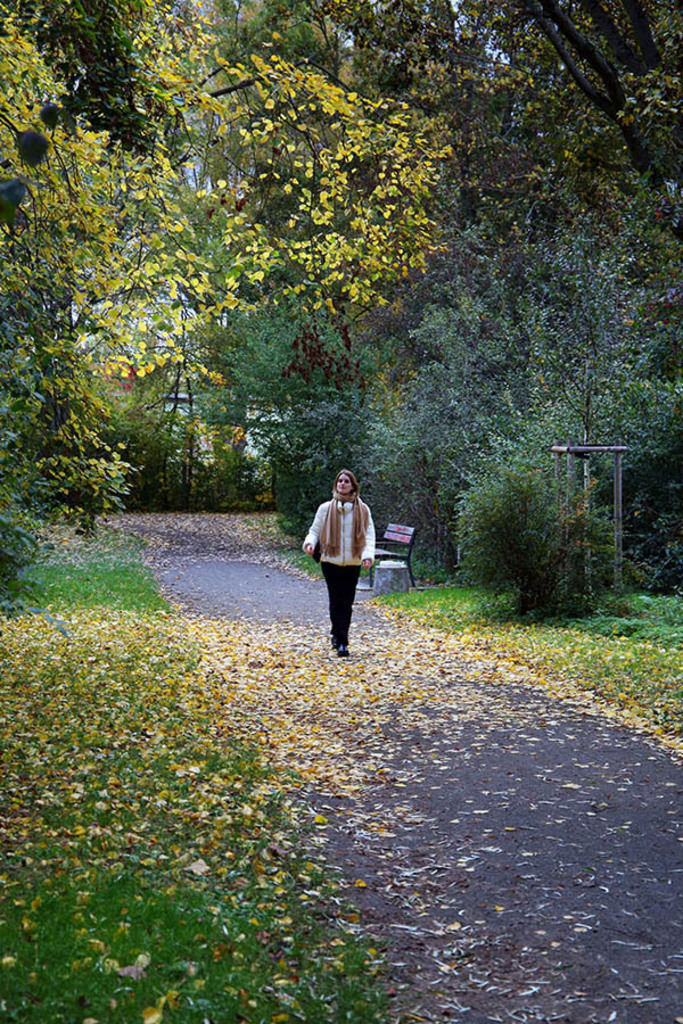 Foto: Leipzig - Etzoldsche Sandgrube - Park und Gedenkort | Das Team hinter BILDLEXIKON LEIPZIG bündelt historische wie aktuelle Informationen über die Stadt Leipzig in Text und Bild auf einer Plattform und stellt diese der interessierten Öffentlichkeit zur Verfügung.