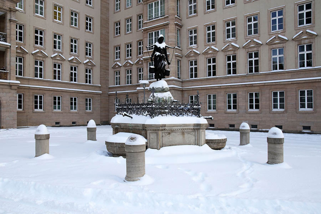 Foto: Leipzig - Mägdebrunnen | Das Team hinter BILDLEXIKON LEIPZIG bündelt historische wie aktuelle Informationen über die Stadt Leipzig in Text und Bild auf einer Plattform und stellt diese der interessierten Öffentlichkeit zur Verfügung.