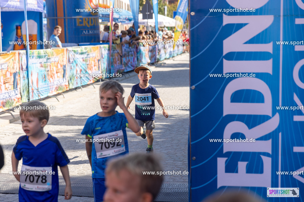VJ__2933 | Stadtlauf Erding 2025 #stadtlauferding #erdingstadtlauf #stadtlauf_erding #laufmotivation #trisporterding #yourpictrs #sportshot_your_pictrs