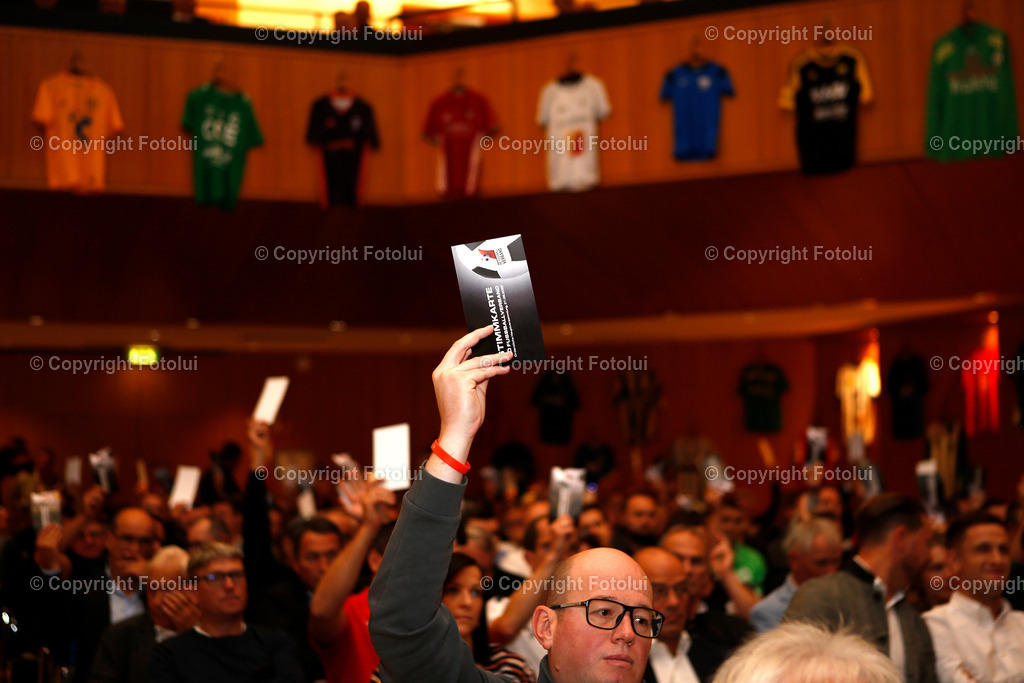 A_LUI_270925_11 | SPORT,FUSSBALL,OOEFV JAHRESHAUPTVERSAMLUNG 2025 WELS 27.09.2025 IM BILD : DER NEUE PRAESIDENT WURDE EINSTIMMIG GEWAEHLT FOTO.FOTLUI/OOEFV