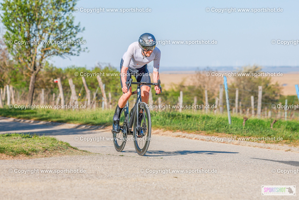751_AR6_8336 | Neusiedlersee Radmarathon 2026@sportshot_your_pictrs #yourpictures#roadtowm2029 #nrm #neusiedlerseeradmarathon #neusiedlersee #neusiedlerseetourismus #burgenland #mörbisch #nrm26 #burgenlandtourismus #voglundco #poweredbyburgenlandtourismus #radsport #rad #marathon #ucigranfondo #visitburgenland #ucigranfondoworldseries