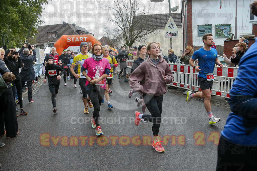 251130_1133_EX1_8000 | Sportfotografie im Rhein-Sieg Kreis, Köln, Bonn, NRW, Rheinland Pfalz, Hessen, etc. Unser Tätigkeitsfeld umfasst den Laufsport vom Volkslauf über den Marathon, Duathlon, Triathon bis zum Ultralauf wie Kölnpfad Ultra oder Schindertrail.
