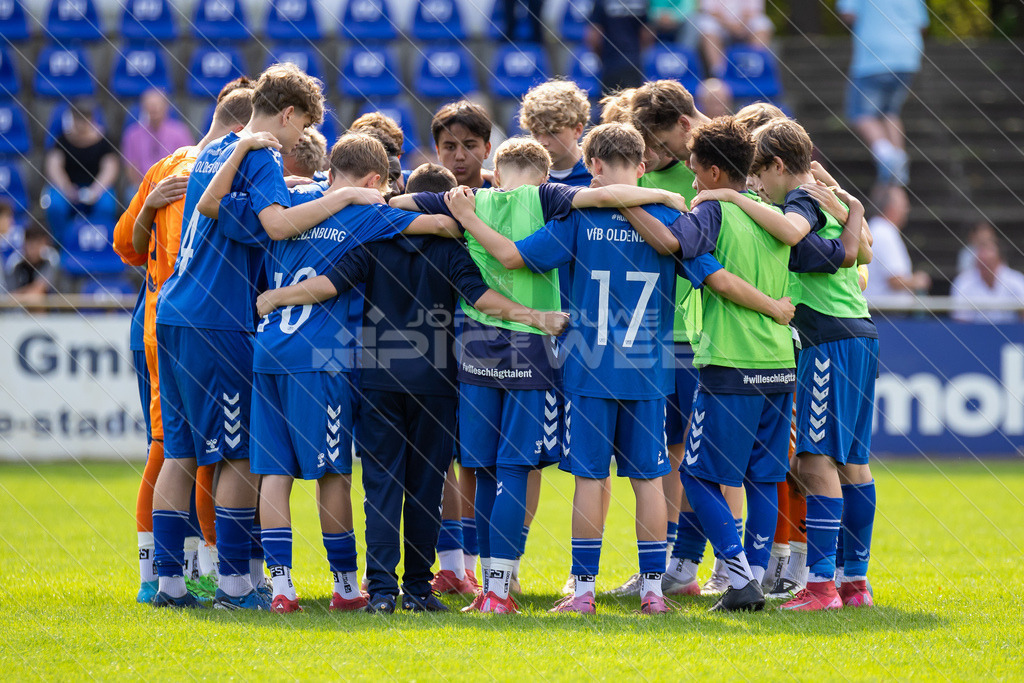 20250920_Picselweb-Fotografie_1R3_0041 | JFV D/A &amp; Stade - VfB Oldenburg0:1 VfB no70:2 VfB no70:3 VfB JFV Eigentor0:4 VfB no70:5 VfB no71:5 JFV no3 Jaric Jimenez-Voss2:5 JFV no9 Janko Sylvester3:5 JFV no16 Damian Elias Mihro Burekovic - Realisiert mit Pictrs.com